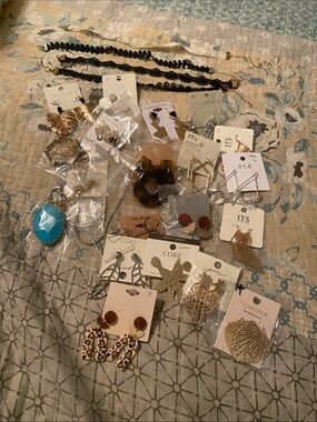 Jewelry bundle/lot silver and gold